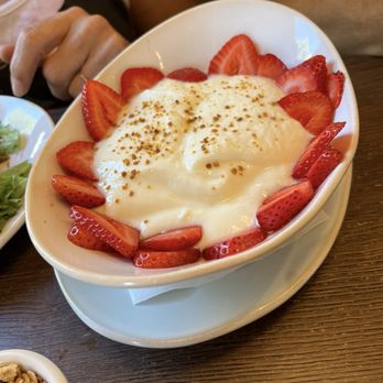 Red Maple - The yogurt strawberry parfait - Cafes Near Me - Los Angeles, California Red Maple - The yogurt strawberry parfait - Cafes Near Me - Los Angeles, California