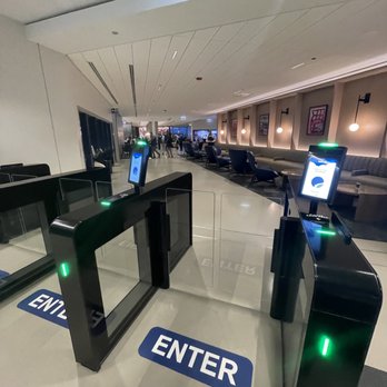 United Club - Automated entrance - Airport Lounges Near Me - Chicago, Illinois United Club - Automated entrance - Airport Lounges Near Me - Chicago, Illinois