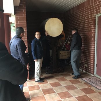 Bao Quang Temple - Explains the drum - San Antonio, Texas Bao Quang Temple - Explains the drum - San Antonio, Texas