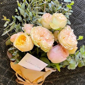 Gal in the Glen - Single bright spot bouquet - Florists Near Me - San Jose, California