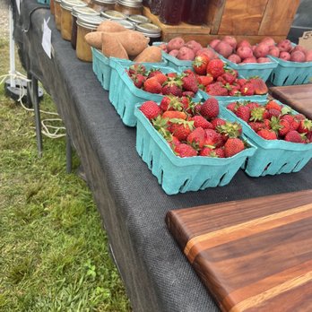 Lightfoot Farm Market - From produce to farm fresh meat, we have it all! - Farmers Market Near Me - Millington, Tennessee Lightfoot Farm Market - From produce to farm fresh meat, we have it all! - Farmers Market Near Me - Millington, Tennessee