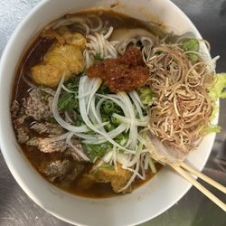 Hello Mia and More - Bun bò Huế