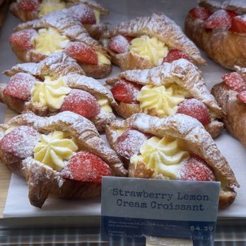 Paris Baguette - Bakeries Near Me - Edmonton, Alberta Paris Baguette - Bakeries Near Me - Edmonton, Alberta