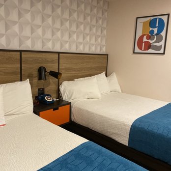 Motel 6 - Cute retro furniture - Hotels Near Me - Santa Barbara, California Motel 6 - Cute retro furniture - Hotels Near Me - Santa Barbara, California