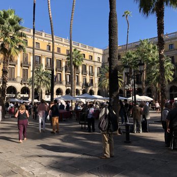 Plaça Reial - Sunday in Plaça Reial - Public Plazas Near Me - Barcelona, B