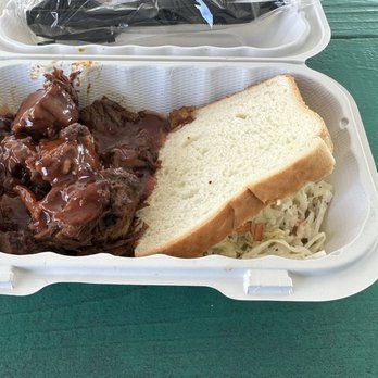 Off The Grid - Pulled Pork - Food Trucks Near Me - Sandwich, Massachusetts Off The Grid - Pulled Pork - Food Trucks Near Me - Sandwich, Massachusetts