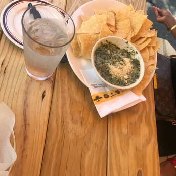 Ozzie's Good Eats - American Near Me - Fairfax, Virginia