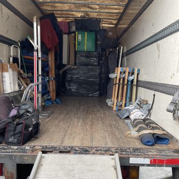 MRE Moving Services - Careful loading of your items - Movers Near Me MRE Moving Services - Careful loading of your items - Movers Near Me