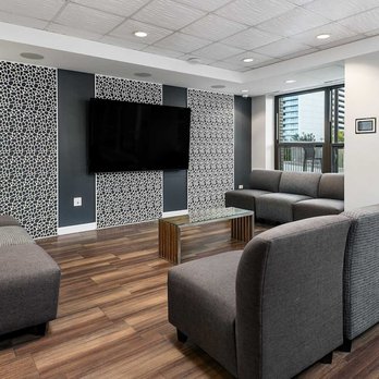 Eleven Thirty - Community Room - Apartments Near Me - Chicago, Illinois