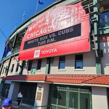 Wrigley Field - Stadiums & Arenas Near Me - Chicago, Illinois Wrigley Field - Stadiums & Arenas Near Me - Chicago, Illinois