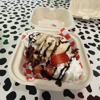 Tiny's Carnival - Banana split funnel cake - Chicken Wings Near Me - San Jose, California Tiny's Carnival - Banana split funnel cake - Chicken Wings Near Me - San Jose, California
