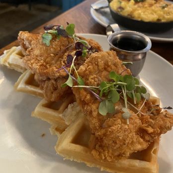 Ida's Nearabout - Chicken and Waffles - Burgers Near Me - Sunnyside, New York
