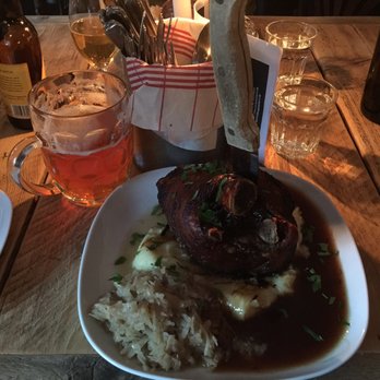 Den Glade Gris - Pork knuckle - Gastropubs Near Me - Oslo, 03
