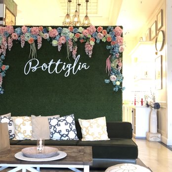 Bottiglia - Lounge area - Italian Near Me - Henderson, Nevada