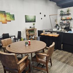 Evergreen Cafe and Gyros - Plenty of seating