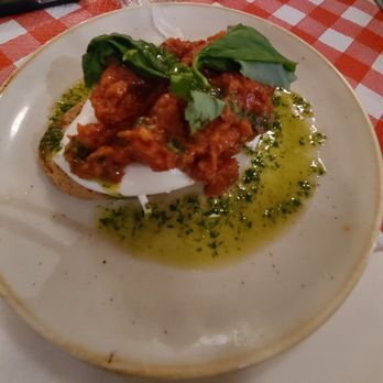 Café des Anges - Burratina, concession de tomates au basilic - French Near Me - Paris, 75