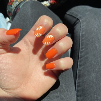 Avalon Nail Spa - Nail Salons Near Me - Napa, California