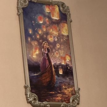 1900 Park Fare - Some art work inside - American Near Me - Lake Buena Vista, Florida