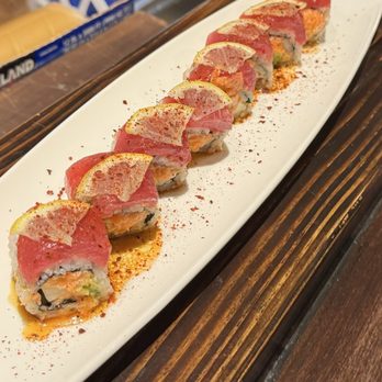 Sushi Blue Wave - Tuna special roll (not sure exact name) - Sushi Bars Near Me - Lihue, Hawaii Sushi Blue Wave - Tuna special roll (not sure exact name) - Sushi Bars Near Me - Lihue, Hawaii