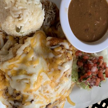 La Villa Restaurant - a plate of mexican food - Salvadoran Near Me - Gaithersburg, Maryland La Villa Restaurant - a plate of mexican food - Salvadoran Near Me - Gaithersburg, Maryland