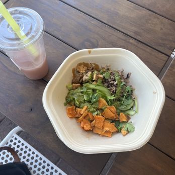 sweetgreen - Healthy Salads, Wraps, and Bowls - Salad Near Me - Irvine, California sweetgreen - Healthy Salads, Wraps, and Bowls - Salad Near Me - Irvine, California
