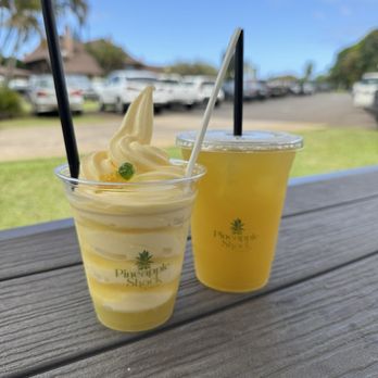 Pineapple Shack Kauai - Dole float and mango lemonade - Ice Cream & Frozen Yogurt Near Me - Lihue, Hawaii