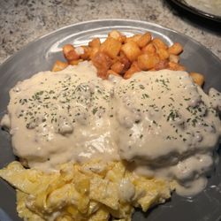 The Hangout - Biscuits and gravy.