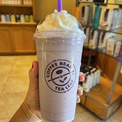 The Coffee Bean & Tea Leaf - Pure ube coconut Ice blended