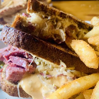 Crescent Moon Ale House - Blackstone Reuben - Pubs Near Me - Omaha, Nebraska Crescent Moon Ale House - Blackstone Reuben - Pubs Near Me - Omaha, Nebraska