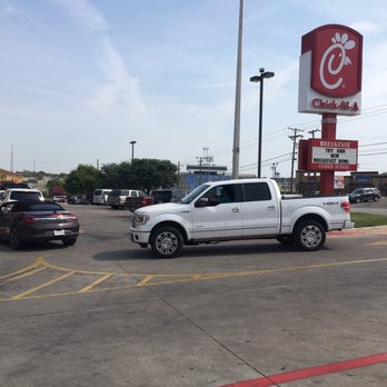 Chick-fil-A - The driveway is packed to overflowing... a living example of Malachi 3!!! - Fast Food Near Me - Temple, Texas