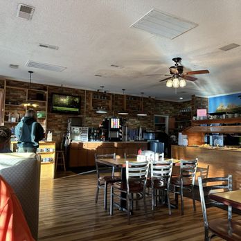 Sunny Side Up Grill - Front area with cashier - Breakfast & Brunch Near Me - Little River, South Carolina