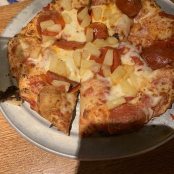 Old Chicago Pizza + Taproom - Individual pizza: pepperoni and Pineapple - Pizza Near Me - Gillette, Wyoming