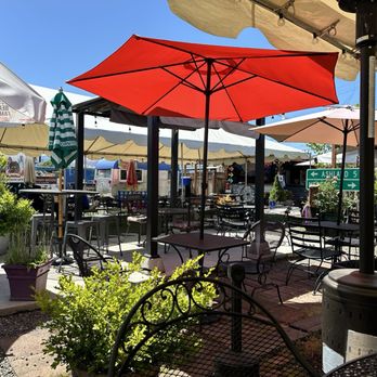 The Backyard - Eating area - Food Trucks Near Me - Medford, Oregon