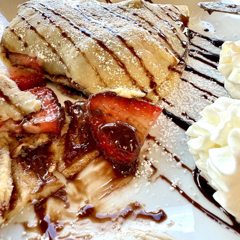 Cafe Flore - Strawberry Crepes - Breakfast & Brunch Near Me - Fort Myers, Florida Cafe Flore - Strawberry Crepes - Breakfast & Brunch Near Me - Fort Myers, Florida
