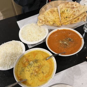 8Elements Perfect Indian Cuisine - tikka masala (left) butter chicken (right) garlic naan (top) - Indian Near Me - San Jose, California 8Elements Perfect Indian Cuisine - tikka masala (left) butter chicken (right) garlic naan (top) - Indian Near Me - San Jose, California