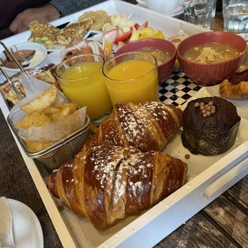 Cacao 70 - a tray of breakfast foods - Desserts Near Me - Montreal, Quebec