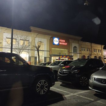 Lidl - cars parked in a parking lot at night - Grocery Near Me - Exton, Pennsylvania
