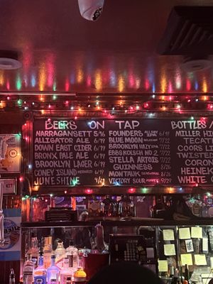 Alligator Lounge by null