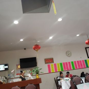 Flower Lounge - The front of the restaurant and check out / pick order counter - Cantonese Near Me - Oakland, California Flower Lounge - The front of the restaurant and check out / pick order counter - Cantonese Near Me - Oakland, California