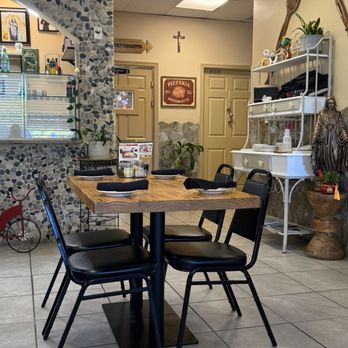 Franco’s Pizzeria  - Pizza Near Me - Hayes, Virginia