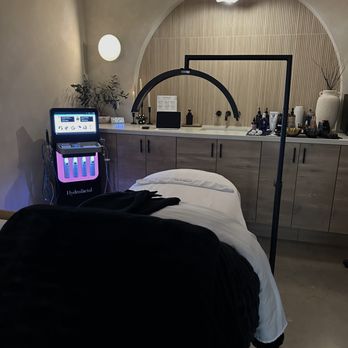 As You Are Facial Studio - Studio space - Skin Care Near Me - La Jolla, California As You Are Facial Studio - Studio space - Skin Care Near Me - La Jolla, California
