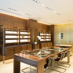 Oliver Peoples