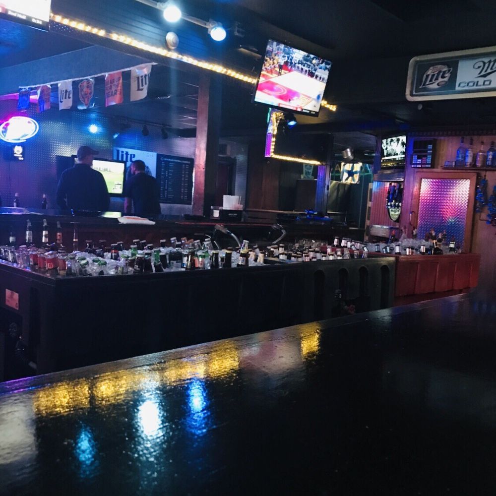 Roadhouse Bar & Grill - Inside the bar, dark smokey, and cheap drinks. Has pinball and a few video games - Bars Near Me - Valparaiso, Indiana Roadhouse Bar & Grill - Inside the bar, dark smokey, and cheap drinks. Has pinball and a few video games - Bars Near Me - Valparaiso, Indiana