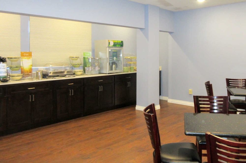 QUALITY INN BELLEVUE CLOSED Updated August 2024 32 Photos & 14