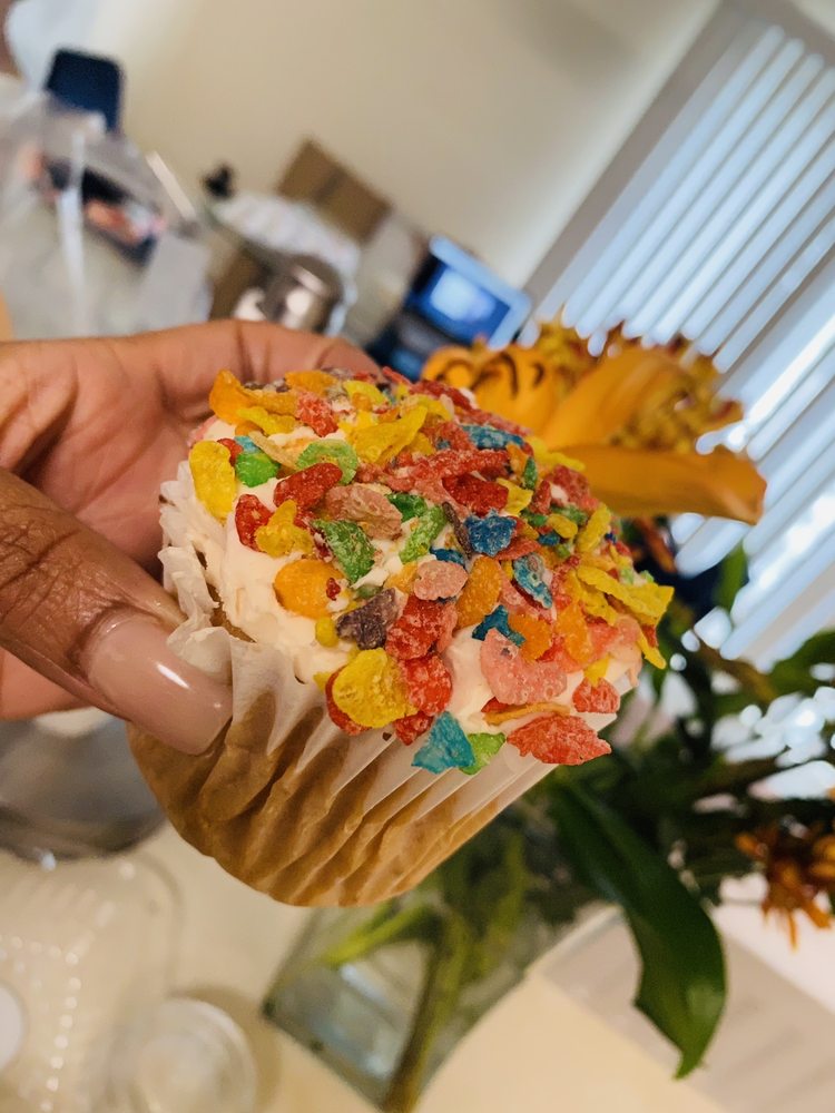 THE CONFETTI CAKE BAR 77 Photos & 16 Reviews 5911 York Road