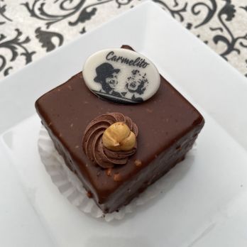 Carmelito - Cake - Coffee & Tea Near Me - Ottawa, Ontario