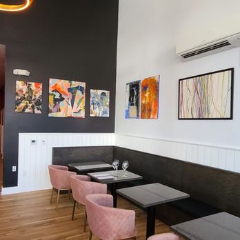 Margaux - Comfortable seating - Bars Near Me - Pittsburgh, Pennsylvania Margaux - Comfortable seating - Bars Near Me - Pittsburgh, Pennsylvania