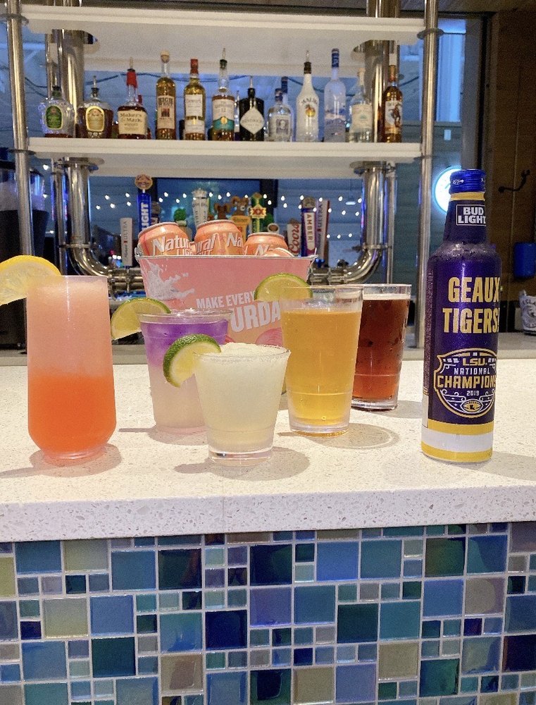 The Oasis Bar Amp Grill 13 Photos Sports Bars 7477 Burbank Dr Baton Rouge La Restaurant Reviews Phone Number Yelp