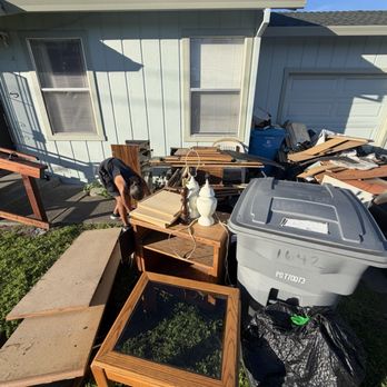 Bobby's Hauling - Before - Junk Removal & Hauling Near Me - Hercules, California