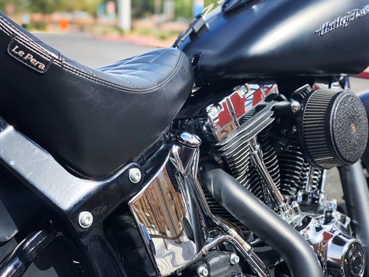 Le Peraハーレー　バルカン Le Pera Kickflip Diamond Stitch Seat For Harley FXLR/S